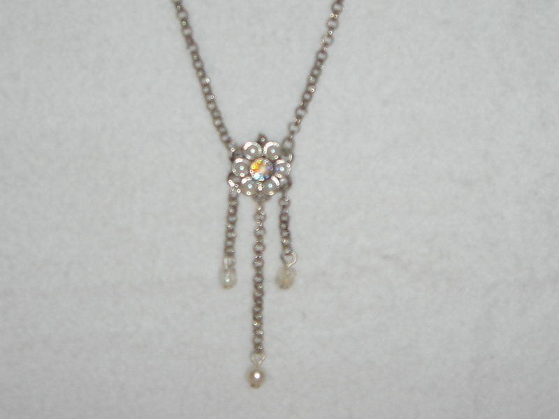 Necklace White Pearl Daisy. 3 Drop