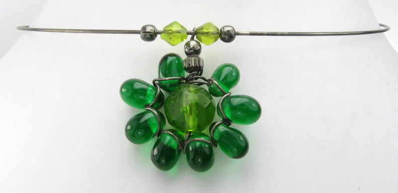 Necklace - Beaded Daisy - Green