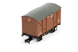 Hornby Trains - BR SR Box Van Cadbury B755320