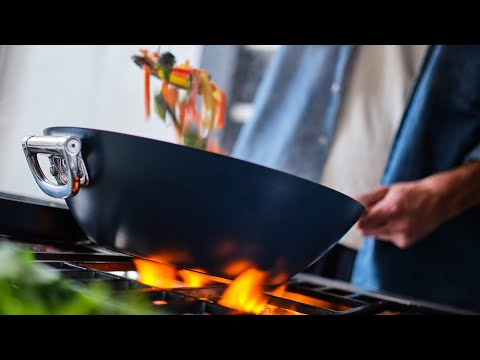 Space 32cm/12.5'' Non-Stick Induc tion Wok - Joseph Joseph