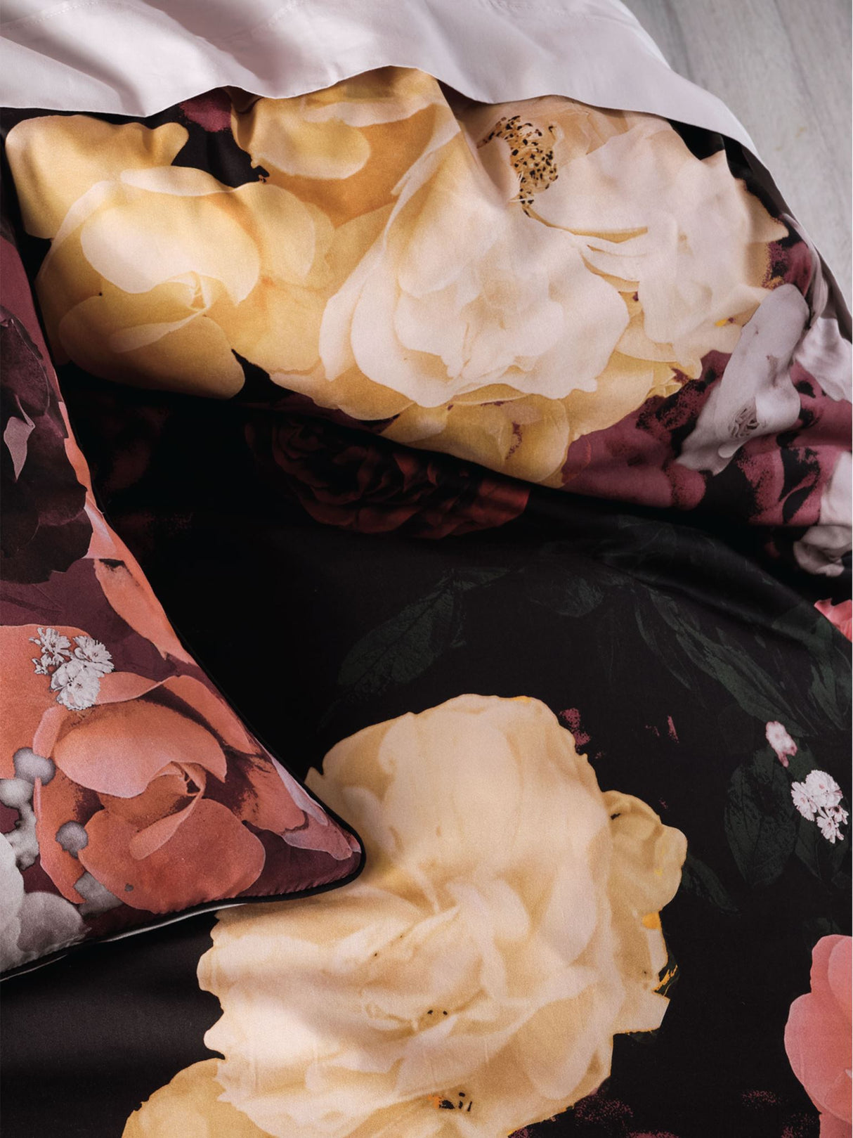 Queen Duvet Cover - Lorelai Set by Savona -