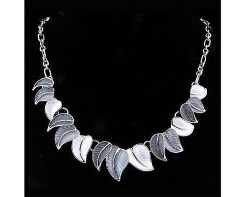 Rhodium plated necklace with elegant silver leaves, perfect for casual and formal occasions, adjustable length 46cm.