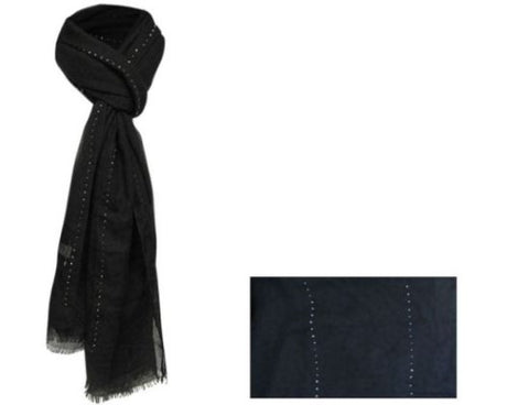 Elegant black scarf with shimmering accents, crafted from 100% polyester, measuring 72 cm x 185 cm for versatile styling.