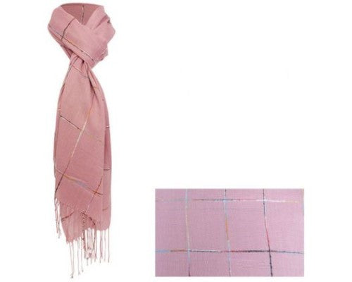 Soft salmon scarf with elegant trim, measuring 70x180 cm, perfect for versatile styling in any outfit.