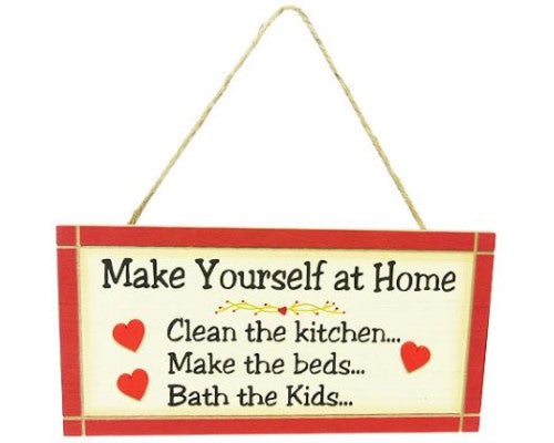 'Make Yourself at Home' sign in rustic design, 24 x 12 cm, with rope hanger for cozy home decor.