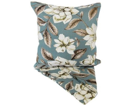 Elegant cushion cover featuring white roses on a blue background, perfect for enhancing home decor and comfort.