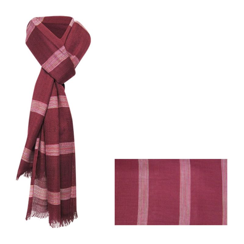 Elegant burgundy ripple scarf, 180cm, soft polyester, perfect for all seasons, with trendy fringed edges.