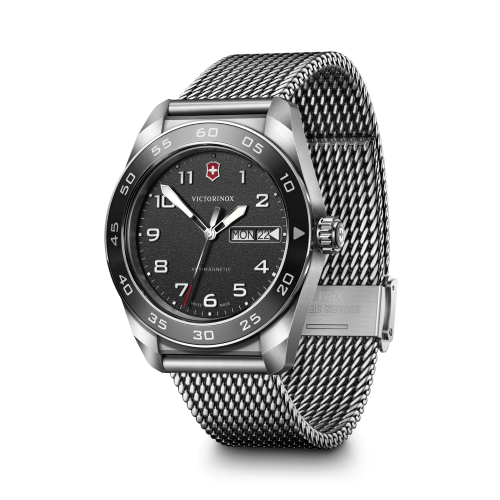 Watch - VICTORINOX Swiss Army 42mm SS Bracelet Black Dial