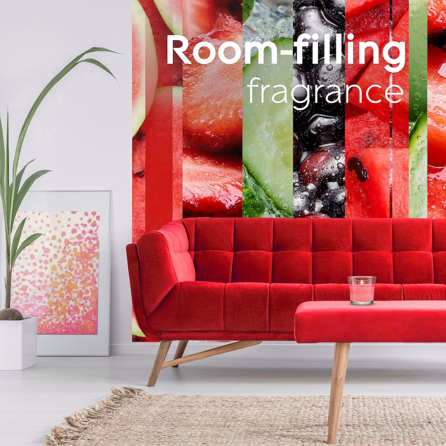 Glade Jar 2 In 1 Scented Candle Radiant Berries & Watermelon 96g