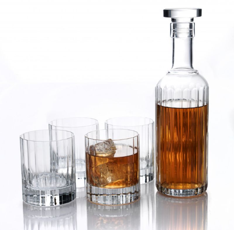 Elegant Luigi Bormioli Bach Whiskey Set featuring a crystal carafe and tumblers, perfect for savoring whiskey and cocktails.