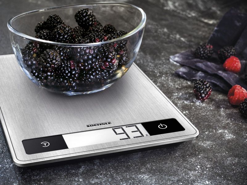 Soehnle Kitchen Scale Page Profi 200 with 15kg capacity, stainless steel design, and illuminated LCD for precise weighing.